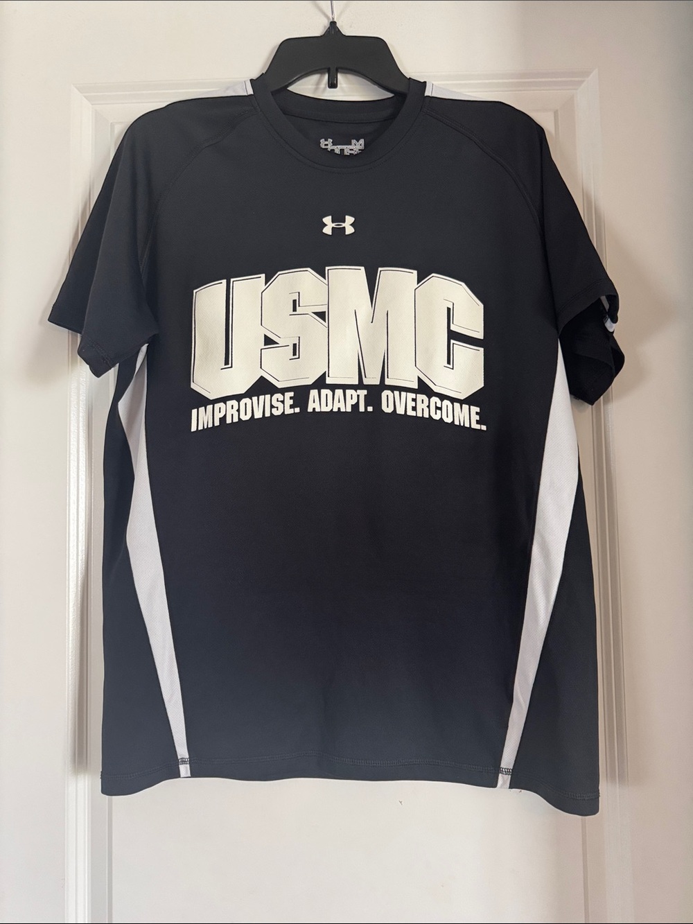 Under Armour Black & White USMC Performance Short-Sleeve Shirt (1107)